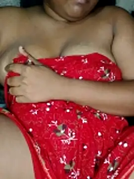 Snapshot of Rishwana69 chatting on April 16, 9:39 pm Rishwana69 online show from April 16, 9:39 pm