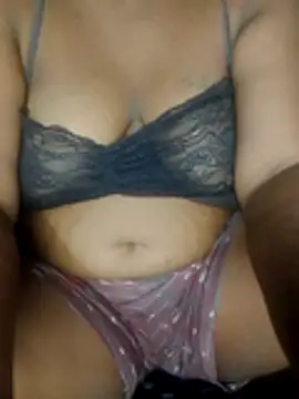 Snapshot of Rishwana69 chatting on April 17, 5:38 pm Rishwana69 online show from April 17, 5:38 pm