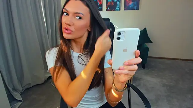 Snapshot of SookBurdin chatting on March 18, 8:28 am SookBurdin online show from March 18, 8:28 am