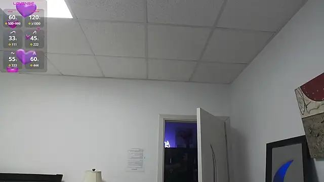 MissRosse online show from March 30, 9:32 am