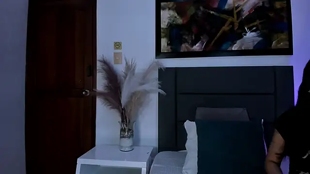 AnnieBlluee online show from March 28, 12:16 pm