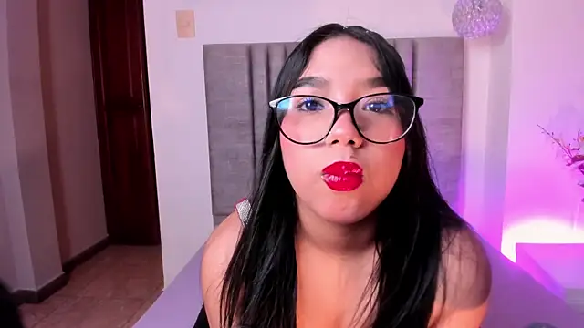 Snapshot of JuliethDior chatting on March 20, 6:24 pm JuliethDior online show from March 20, 6:24 pm