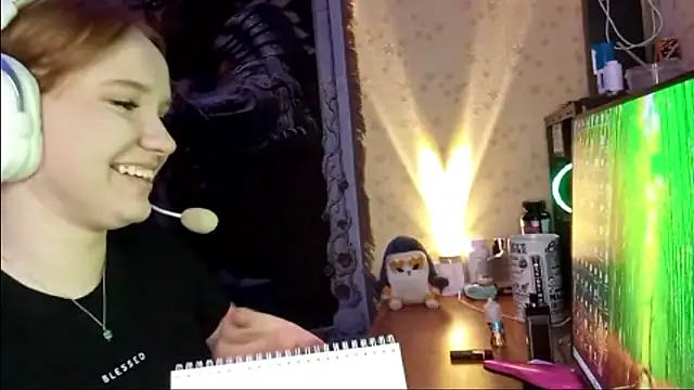 Snapshot of BelladeSimons chatting on March 23, 5:33 am BelladeSimons online show from March 23, 5:33 am