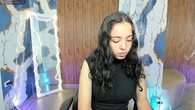 Snapshot of Alyce_tay1 chatting on March 22, 11:35 am Alyce tay1 online show from March 22, 11:35 am