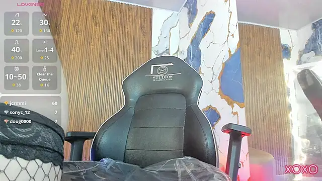 Snapshot of Alyce_tay1 chatting on April 1, 1:41 pm Alyce tay1 online show from April 1, 1:41 pm