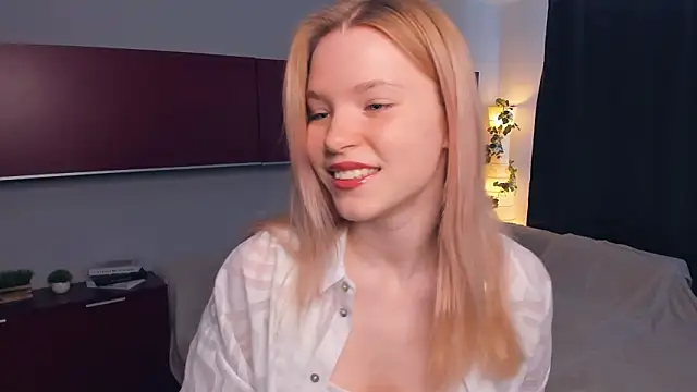 Snapshot of DelmaLasky chatting on March 29, 9:20 am DelmaLasky online show from March 29, 9:20 am