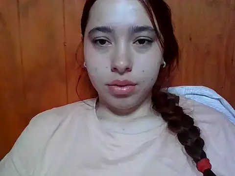 Snapshot of Annisof000 chatting on March 23, 10:08 am Annisof000 online show from March 23, 10:08 am