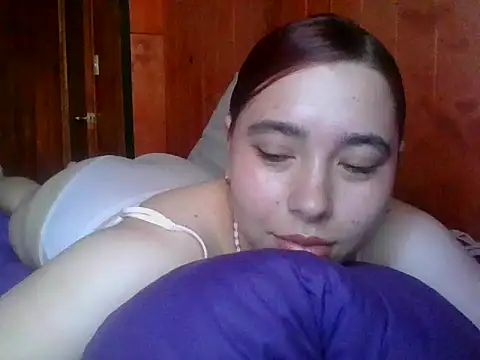 Snapshot of Annisof000 chatting on March 30, 5:36 pm Annisof000 online show from March 30, 5:36 pm