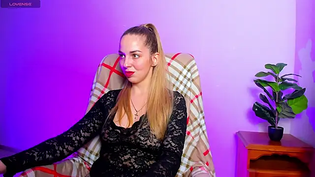 Snapshot of Alexandracandy chatting on March 25, 1:17 pm Alexandracandy online show from March 25, 1:17 pm