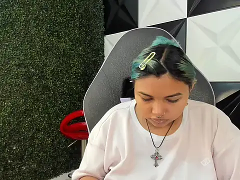 katteyes 20 online show from March 25, 7:31 pm