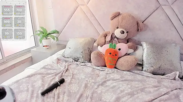 Amora 96 online show from May 11, 4:04 pm