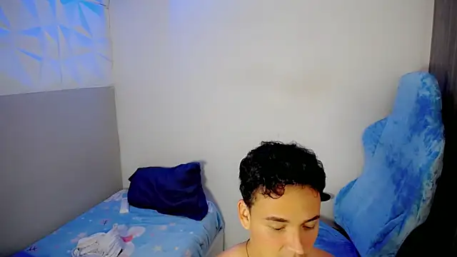 Snapshot of Mathias_twinkk chatting on March 28, 9:09 am Mathias twinkk online show from March 28, 9:09 am