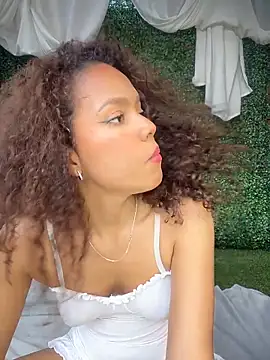 CurlyOopsieXXX online show from June 19, 9:40 pm