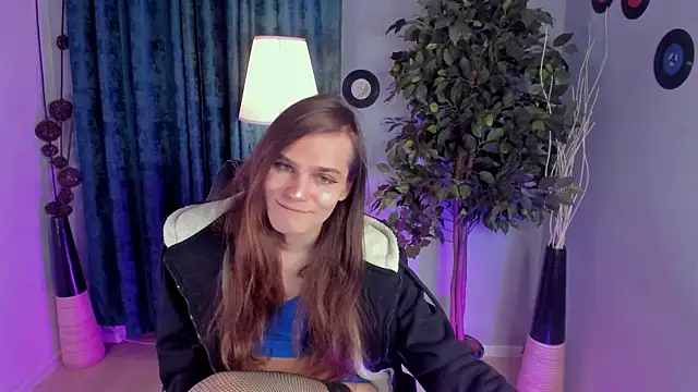 Snapshot of WillFobos chatting on April 7, 9:37 pm WillFobos online show from April 7, 9:37 pm