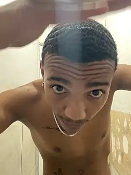 Snapshot of brownhammer03 chatting on March 30, 7:48 pm brownhammer03 online show from March 30, 7:48 pm