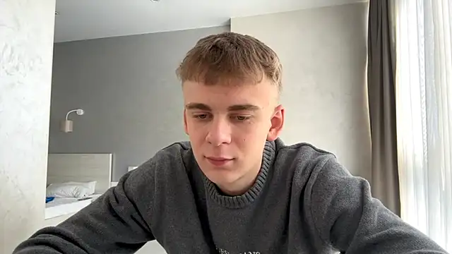 Snapshot of SoloFury chatting on April 5, 8:55 am SoloFury online show from April 5, 8:55 am