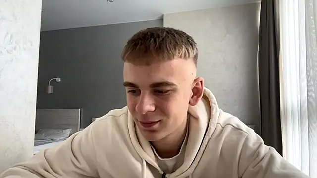 Snapshot of SoloFury chatting on April 8, 10:37 am SoloFury online show from April 8, 10:37 am