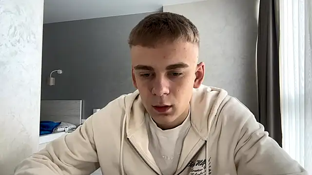Snapshot of SoloFury chatting on April 9, 10:09 am SoloFury online show from April 9, 10:09 am