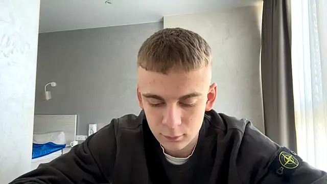Snapshot of SoloFury chatting on April 28, 12:10 pm SoloFury online show from April 28, 12:10 pm