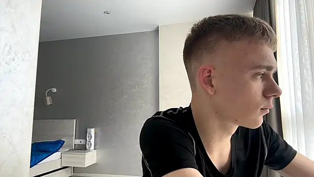 Snapshot of SoloFury chatting on May 2, 10:09 am SoloFury online show from May 2, 10:09 am