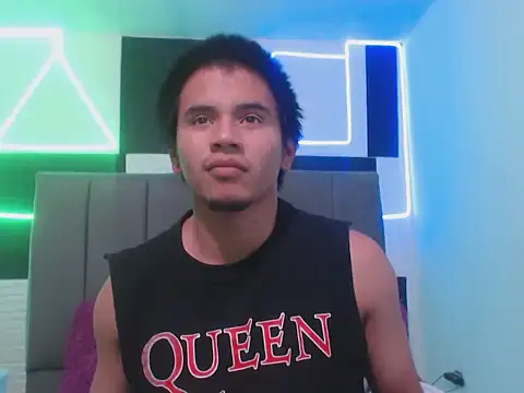 Snapshot of adonis_latin_19 chatting on March 31, 2:28 pm adonis latin 19 online show from March 31, 2:28 pm