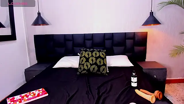 Snapshot of Zoee_Miller_ chatting on March 25, 1:50 pm Zoee Miller online show from March 25, 1:50 pm