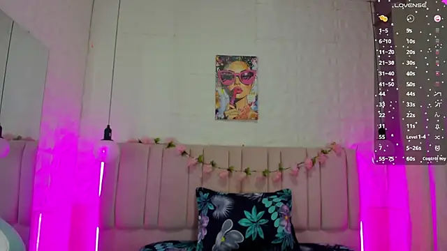 Snapshot of cami_walterr chatting on March 27, 4:07 am cami walterr online show from March 27, 4:07 am