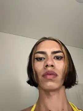 Snapshot of Amira_BabyHot chatting on March 25, 9:15 am Amira BabyHot online show from March 25, 9:15 am