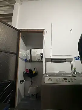 lindaandtony online show from March 31, 3:19 am