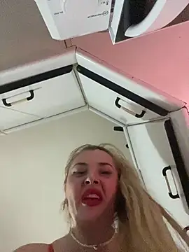 Snapshot of Maria3879 chatting on March 18, 9:51 pm Maria3879 online show from March 18, 9:51 pm