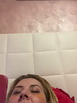 Snapshot of Maria3879 chatting on March 22, 5:00 am Maria3879 online show from March 22, 5:00 am