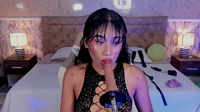 Snapshot of Horny_Brunette_ chatting on March 20, 4:06 am Horny Brunette online show from March 20, 4:06 am