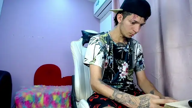 Hot Gaara  online show from April 2, 3:48 am