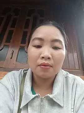 Huemy098 online show from May 17, 11:23 pm