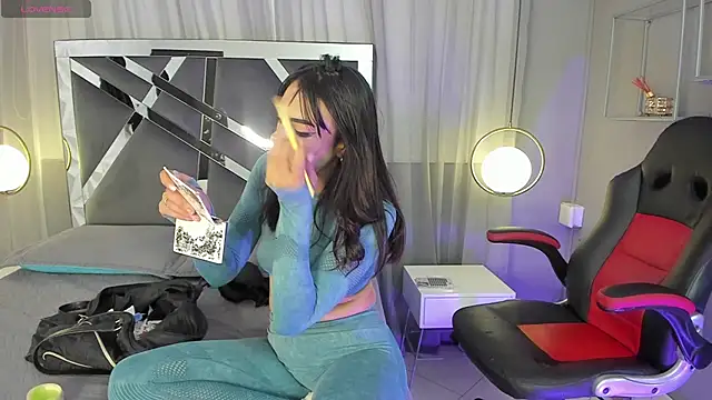 Snapshot of Magic_katt chatting on April 10, 9:30 pm Magic katt online show from April 10, 9:30 pm