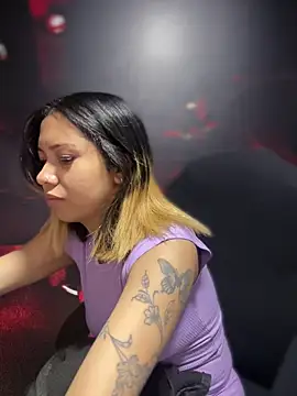 Laila LS online show from March 25, 1:17 pm