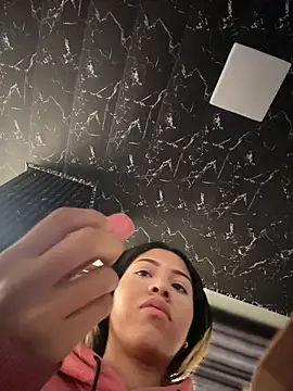 Laila LS online show from March 27, 2:39 pm