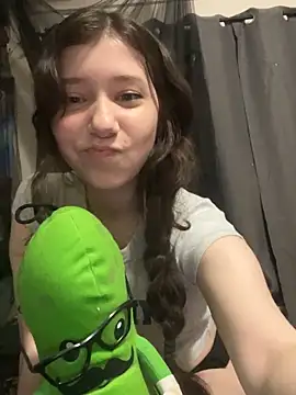 danneillove online show from March 18, 6:16 am