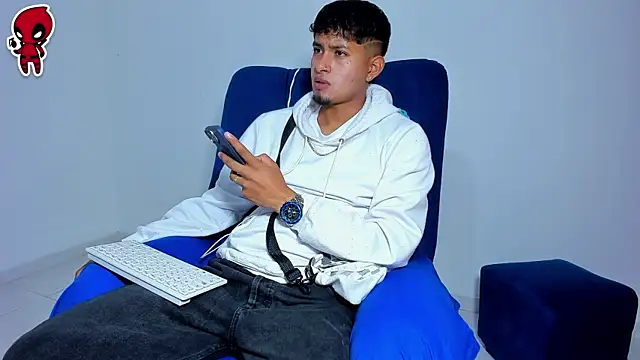 Snapshot of Thiago_snoop chatting on March 30, 2:34 am Thiago snoop online show from March 30, 2:34 am