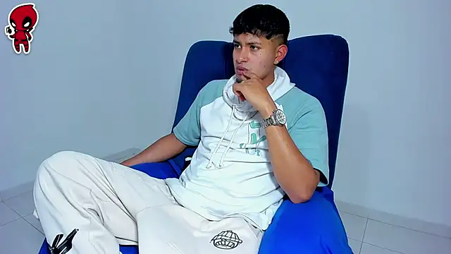 Snapshot of Thiago_snoop chatting on April 1, 2:34 am Thiago snoop online show from April 1, 2:34 am