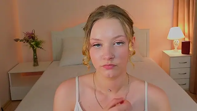 StaceyyJones online show from May 17, 9:17 am