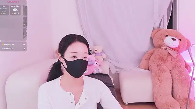 Snapshot of sexyjoy95 chatting on May 6, 11:04 am sexyjoy95 online show from May 6, 11:04 am