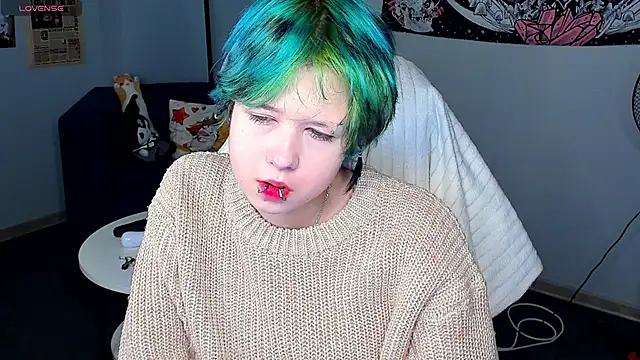 Snapshot of LittleKittenStar chatting on March 24, 3:00 am LittleKittenStar online show from March 24, 3:00 am