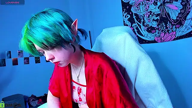 Snapshot of LittleKittenStar chatting on March 28, 3:06 am LittleKittenStar online show from March 28, 3:06 am