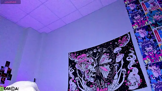 Snapshot of LittleKittenStar chatting on March 29, 2:44 am LittleKittenStar online show from March 29, 2:44 am