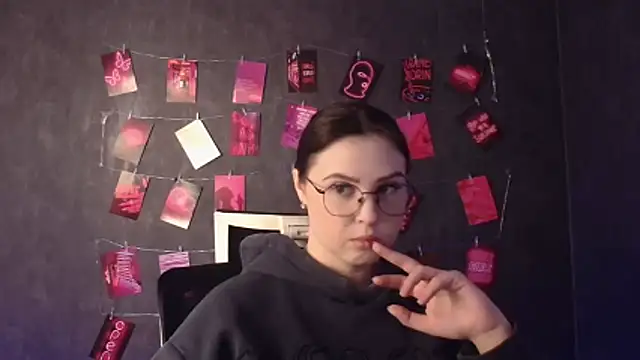 Nika nik a online show from March 25, 6:19 am