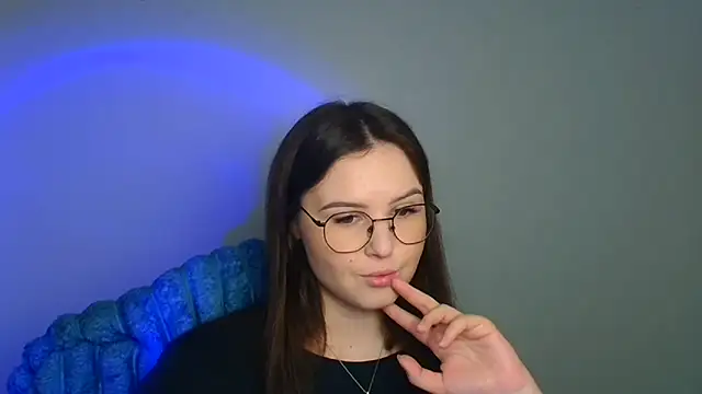 Nika nik a online show from March 28, 6:13 am