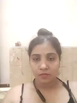 LovelyRenu online show from March 29, 9:53 am