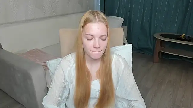 Snapshot of PetraRohal chatting on March 31, 7:42 am PetraRohal online show from March 31, 7:42 am