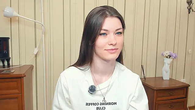 JulissaLipoma online show from March 25, 6:08 am